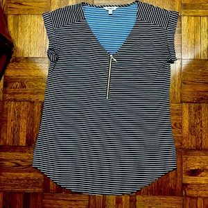 Express cuff sleeve blouse